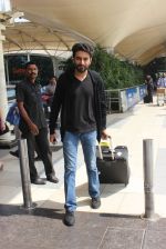 shekhar ravjiani snapped at the airport in Mumbai on 26th Feb 2016
